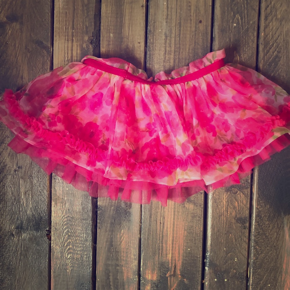 Infant floral tutu. Hot pink. 9 month tulle